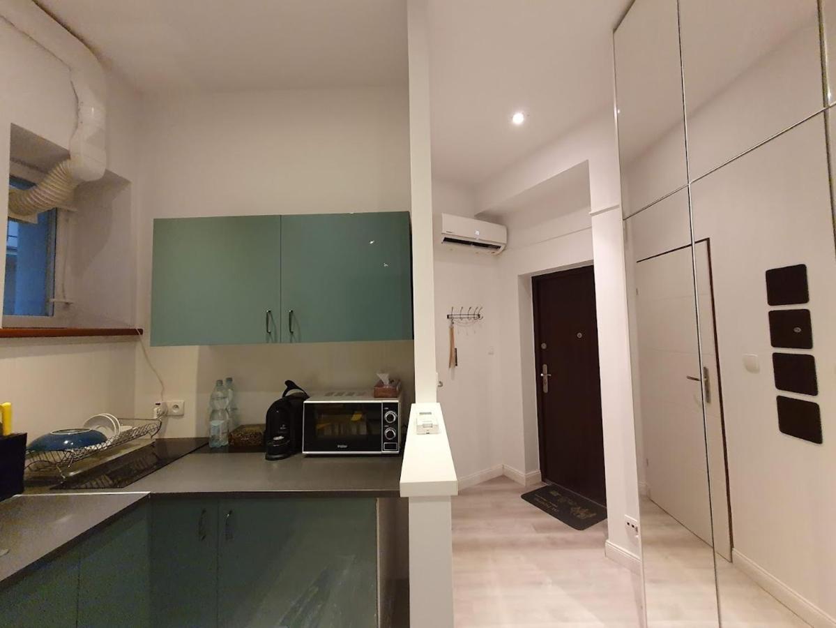 One-Bedroom Apartment,1429734514:JPEG