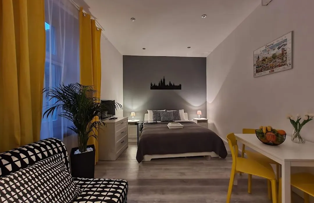L-2 Krakow Center Studio O&P Apartfamily-1